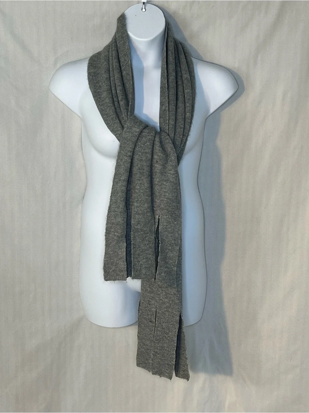 XCVI Scarf Mirelli Slate Heathered Gray Ribbed Open Slits at Bottom OS👍